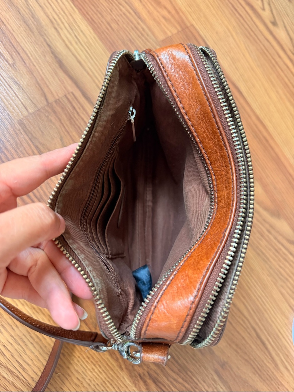 Leather Fossil purse - Picture 10 of 12